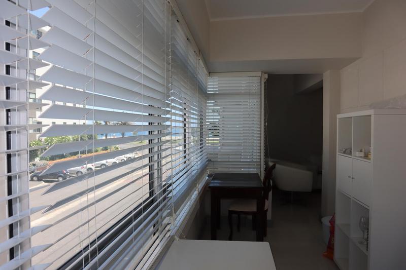 To Let 1 Bedroom Property for Rent in Sea Point Western Cape